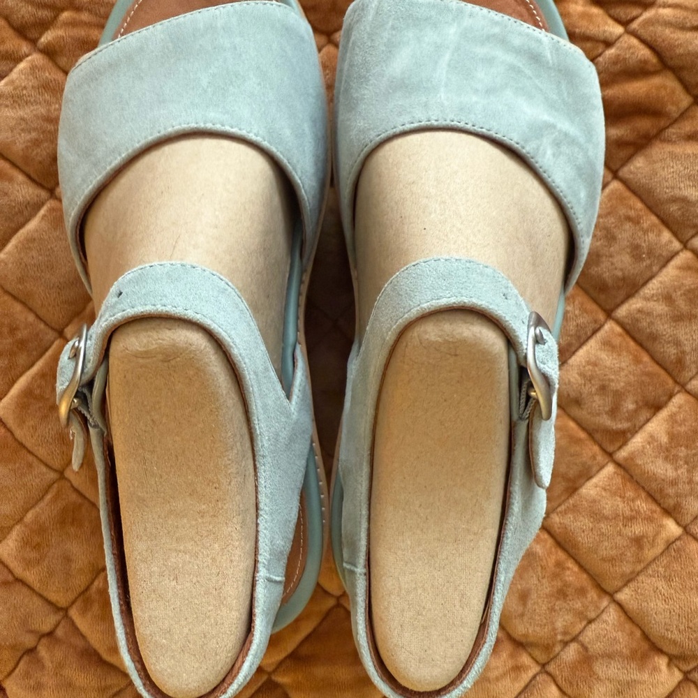 Elegant Women's Mint Suede Sandals